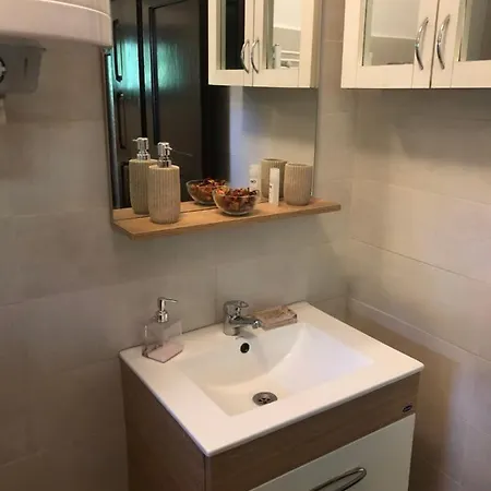 Holiday home Casuta Mamaiei Lizeta -